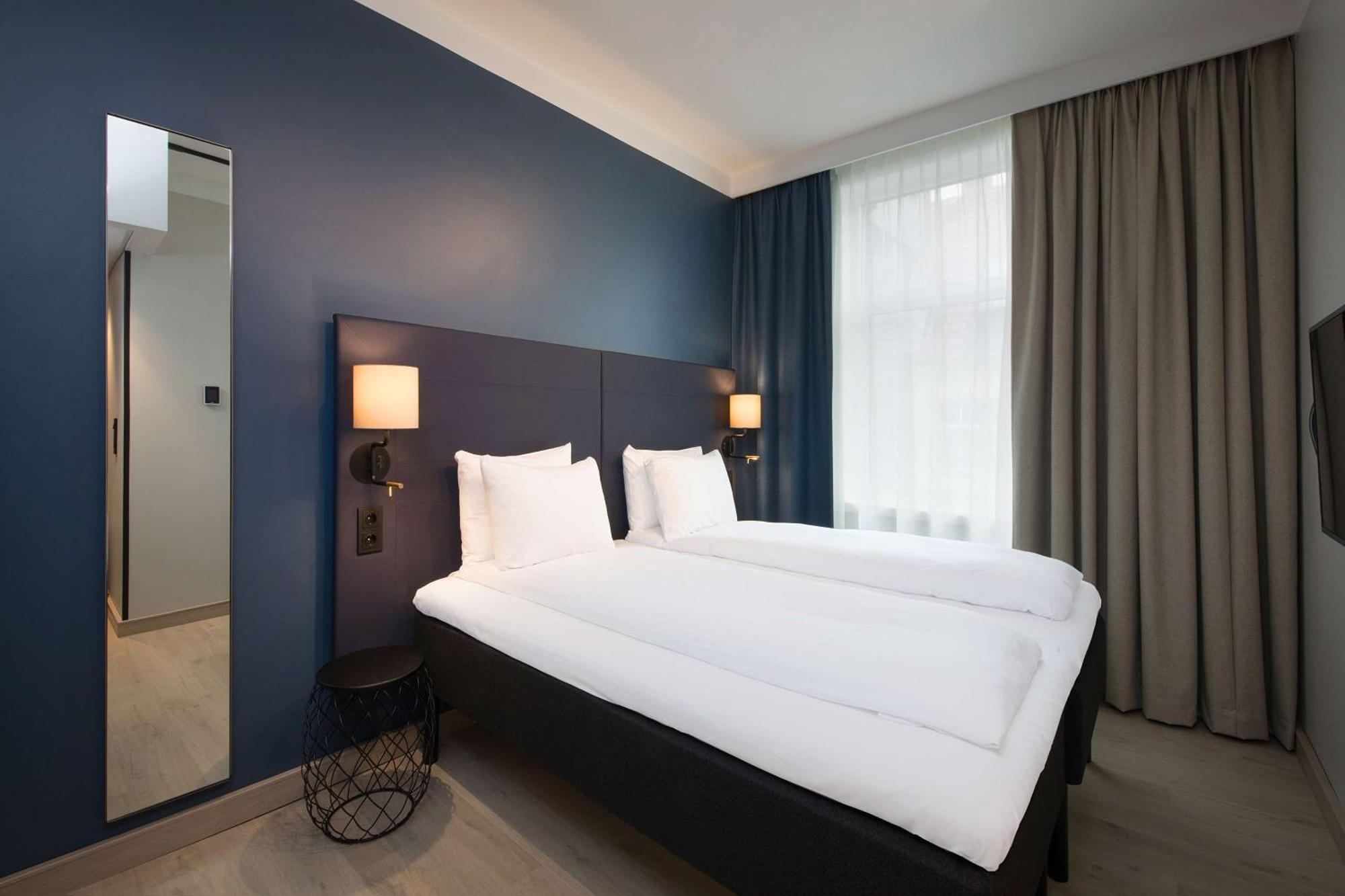 Room King Size bed,1706809238:JPEG